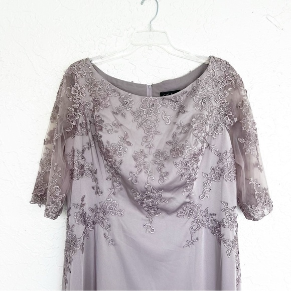 La Femme 29251 Mother of The Bride Embroidered A-line Gown Dress Size 18 - Picture 3 of 10